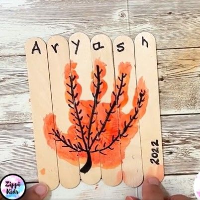 Fall Kids Crafts Popsicle Sticks, Fall Craft With Popsicle Sticks, Fall Leaf Handprints, Fall Leaf Projects For Preschool, Fall Name Craft Kindergarten, Fall Crafts With Popsicle Sticks, Leaf Toddler Crafts, September Handprint Crafts, Popsicle Stick Crafts For Toddlers