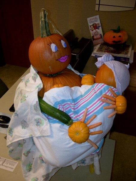 Breastfeeding pumpkin. Add a sign that says “Congratulations, it’s a ghoul!” Labor And Delivery Pumpkin Contest, Pregnant Pumpkin Carving, Breastfeeding Pumpkin, Halloween Home Decor Indoor, Pumpkin Competition, Calabazas Halloween, Diy Halloween Home Decor, Pumpkin Decorating Ideas, Breastfeeding Week