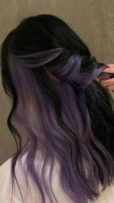 Purple Peekaboo Hair, Hidden Hair Color, Peekaboo Hair Colors, Purple Hair Highlights, Hairstyles Design, Hair Color Underneath, Peekaboo Hair, Hair Color Streaks, Lilac Hair