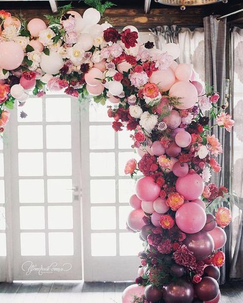 Balloon Arch Wedding, Outdoor Wedding Backdrops, White Wedding Arch, Diy Wedding Arch, Metal Wedding Arch, Pink And White Weddings, Milestone Birthday Party, Wedding Arch Rustic, Floral Birthday Party