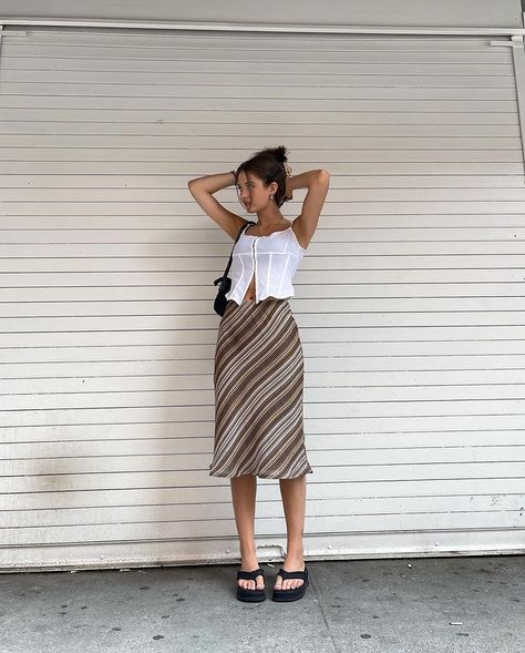 Fashion Aesthetic Summer, Platform Sandals Outfit, Y2k Sandals, Rock Dress, Fairy Y2k, Midi Skirt Outfit, Sandals Outfit, Aesthetic Fits, Mode Inspo