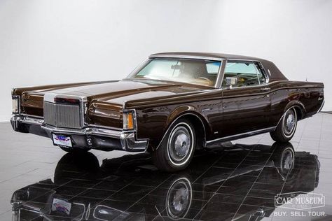 Lincoln Continental 1963, 1970 Lincoln Continental, Lincoln Continental Mark Iii, Metallic Interior, Lincoln Motor Company, Lincoln Motor, Collector Cars For Sale, Vinyl Roofing, Electric Clock