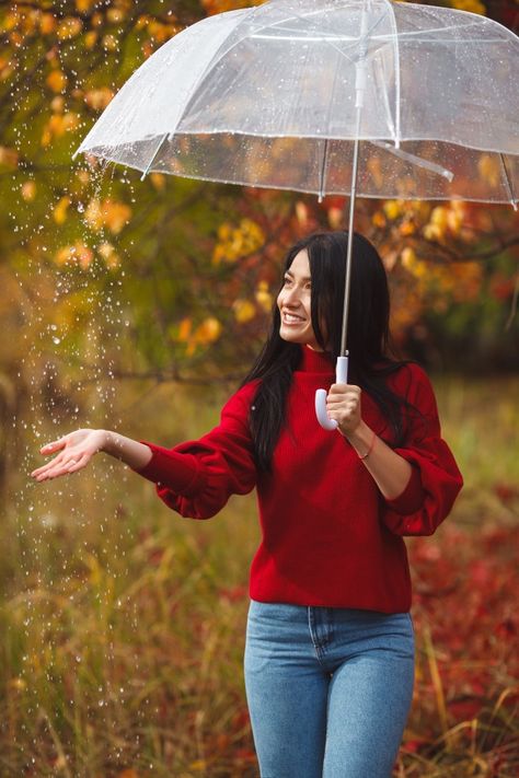 Poses In Rain, Umbrella Photoshoot Ideas, Photoshoot With Umbrella, Photo With Umbrella, Photography In Rain, Clear Umbrella Photography, Woman In Rain, Umbrella Pose, Woman Holding Umbrella