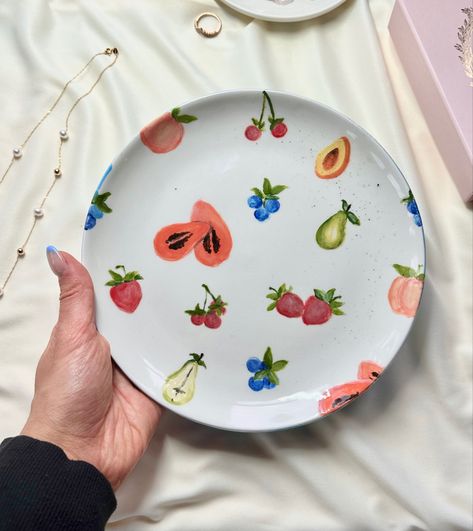 Djerf Avenue Pattern, Djerf Avenue Fruit Print, Fruit Painted On Pottery, Cute Pottery Painting Ideas Fruit, Pottery Inspo Bowls, Painted Plates Aesthetic, Fruit Ceramic Plate, Pottery Painting Inspo Fruit, Ceramic Plate Painting Ideas Aesthetic