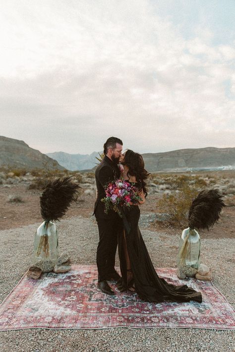 Moody Elopement, Desert Love, Las Vegas Desert, Contemporary Wedding Photography, Elopement Wedding Photography, Destination Wedding Photos, Las Vegas Elopement, Downtown Las Vegas, Elopement Ceremony