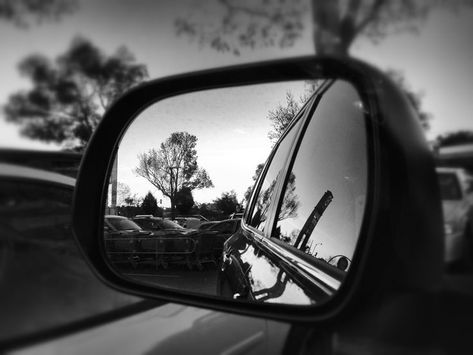 reflection car mirror Reflection Photographers, Mirror Photography, Reflection Photos, Reflection Photography, Mirror Reflection, London Bus, Cool Wallpapers, Photoshoot Concept, Cool Poses