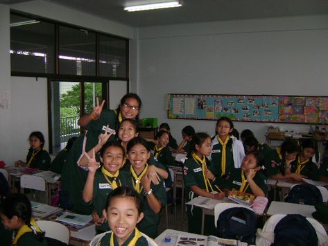 Teaching in Thailand: Discipline Problems in the Classroom Efl Teaching, Teaching English Abroad, Reading Comprehension Strategies, Comprehension Strategies, Learning Strategies, Esl Teaching, Student Organization, Education Kindergarten, Math Videos