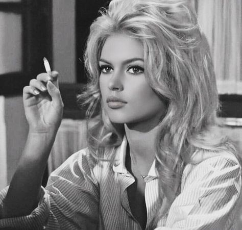 ༻Brigitte Bardot . . . . #brigittebardot #bardot #bardothair #naturalbeauty #french #actress #singer #dancer #fashionmodel #trèschic… Brigitte Bardot 60s, Bardot Hair, Bridgette Bardot, Bridget Bardot, Vintage Hollywood Glamour, Model Aesthetic, Fashion Photography Inspiration, French Actress, Brigitte Bardot