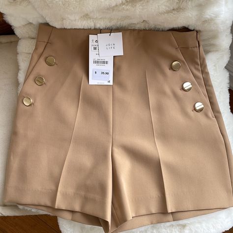 High Waist Zara Sailor Shorts From Last Summer. Gold Button Detail. New With Tags! Perfect For Nice Weather. Casual To Evening! Dressy Shorts Outfits Women, Light Pink Dress Short, Short Elegantes, Fall Outfit With Boots, Stretchy Jean Shorts, Western Dresses For Women, Womens High Waisted Shorts, Sailor Shorts, Pink Dress Short