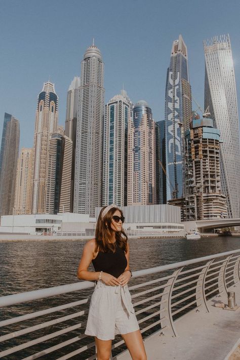 #Dubai#DubaiMarina#photoideas#travelphotography#Dubaiphotography Dubai Travel Outfit, Dubai Photography Ideas, Dubai Picture Ideas, Dubai Instagram Pictures, Dubai Outfits Ideas, Dubai Photoshoot, Dubai Outfit, Abu Dhabi Travel, Dubai Photography