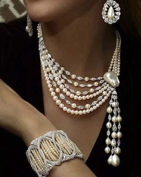 Diamond Set, Trendy Jewelry, Jewelry Lover, Tahiti, Fashion Classy, In Design, Beautiful Necklaces, Diamond Necklace, Pearl Necklace