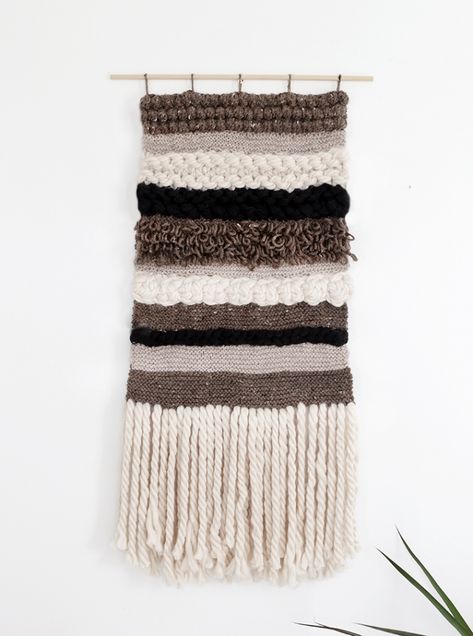 DIY Knit/Crochet Wall Hanging @themerrythought Knitted Wall Hanging Ideas, Hanging Knitted Decor, Wall Hanging Knitting Pattern, Knitted Wall Hanging, Knit Wall Hanging, Knit Crochet Wall Hanging, Crochet Winter Wall Hanging, Free Crochet Wall Hanging Patterns Boho, Super Chunky Knit Blanket