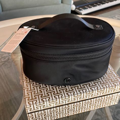 Nwt ***Price Is Firm*** Lululemon Makeup Bag, Lululemon Bag, Top Accessories, Travel Bag Set, Lululemon Bags, Black Pouch, Ancient Recipes, Black Cosmetics, Water Bottle Bag