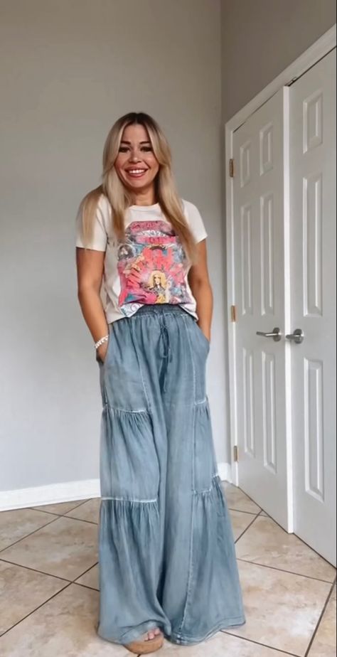 Simple Boho Clothes, Boho Comfortable Outfit, Fashion Inspo Outfits For Moms, Colorful Boho Chic Outfits, Boho Easter Outfits For Women, Indie Mom Outfits, Flowy Spring Outfits, Casual Easter Outfits For Women Church, Soft Boho Outfits