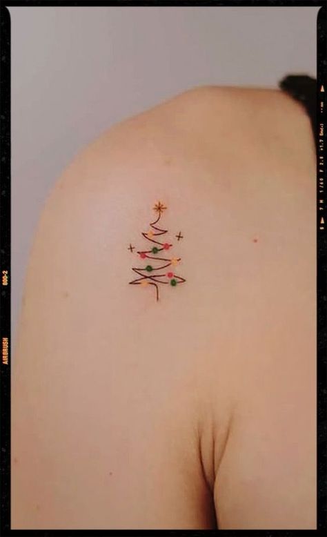 Tattoo Ideas Upper Arm, Christmas Tree Tattoo, Tattoos Cool, Upper Arm Tattoo, Tree Tattoo Small, Autumn Tattoo, Tattoo Concepts, Christmas Tattoo, Light Tattoo