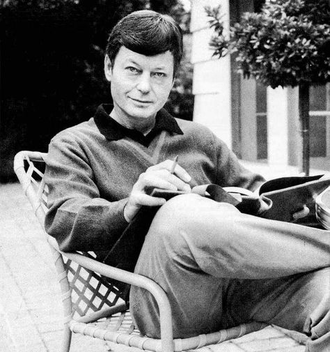 Jackson Deforest Kelley better known as Dr. Bones McCoy on TOS Star Trek. I love this pic he looks so sexy! :-) Bones Mccoy, Dr Mccoy, Dr Bones, Deforest Kelley, Leonard Mccoy, Spock And Kirk, Star Trek 1966, Vintage Stars, Enterprise Ncc 1701