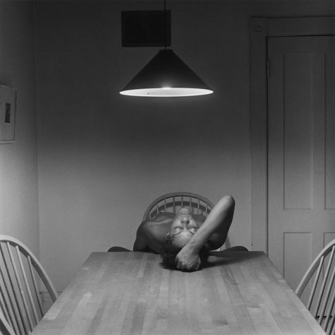 Carrie Mae Weems, Untitled (Nude), 1990. Silver print. © Carrie Mae Weems. Courtesy of Deana Lawson and Jack Shainman Gallery, New York. Kitchen Table Series, Deana Lawson, Carrie Mae Weems, Bouidor Photography, Foto Art, Black Artists, Photography Inspo, American Artists, 그림 그리기