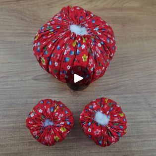 Yoyo Projects Craft Ideas, Yo Yo Ornaments, Yoyo Dolls Pattern, Yo Yo Doll, Yoyo Christmas Ornaments, Yo Yo Dolls How To Make, Fabric Yo Yo Projects, Fabric Yoyo Projects, Yoyo Ornaments