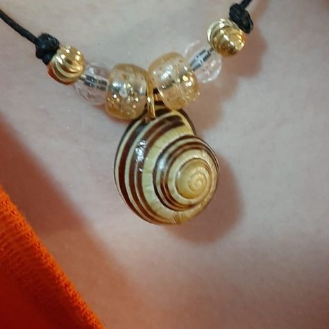 Made with a real snail shell Snail Shell Necklace, Snail Shell Jewelry, Snail Shell Crafts, Snail Necklace, Jar Tattoo, Snail Costume, Bf Gifts, Gift Inspo, Snail Shell