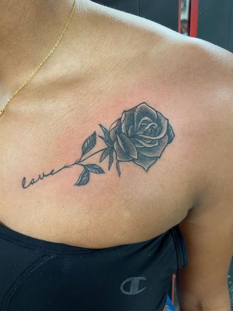 Tattoos That Say Love, Baddie Shoulder Tattoo Ideas Female, Rose Tattoo With Quote, Tattoo With Quote, Rose Chest Tattoo, Rose Tattoo With Name, Woman Tattoos, Clavicle Tattoo, Caramel Skin