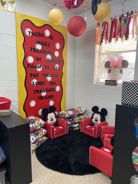 Mickey Mouse Reading Corner, Diy Disney Classroom Decor, Mickey Mouse Birthday Board Classroom, Minnie Mouse Classroom Theme, Mickey And Minnie Classroom Theme, Mickey Mouse Preschool Classroom, Mickey Mouse Classroom Ideas, Mickey Classroom Theme, Disney Themed Classroom Decorations