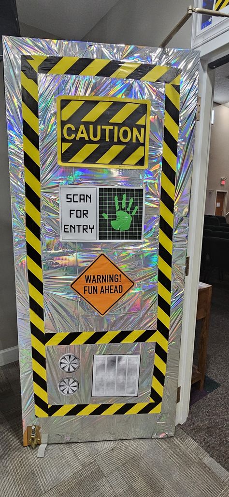 Haunted House Design Ideas, Science Halloween Door Decorations, Aliens Halloween Decorations, Alien Themed Classroom Door, Space Week Classroom Decor, Science Lab Door Decorations, Science Fall Door Decorations Classroom, Diy Space Theme Decor, Mad Scientist Photo Booth