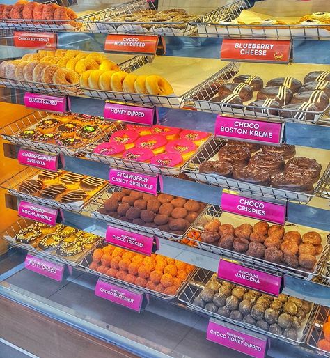 Dunkin Donuts Flavors | www.pixshark.com - Images ... Dunkin Donut Choco Butternut, Dunkin Donuts Donut Flavors, Dunkin’ Donuts, Toping Donat, Dunkin Donuts Aesthetic, Dunkin Aesthetic, Choco Butternut, Donut Names, Dunkin Donuts Menu