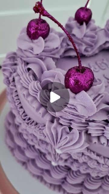 Purple Vintage Cake, Purple Monochrome, Cake Piping, Purple Cakes, Purple Vintage, Wedding Cakes Vintage, Heart Cake, Purple Reign, Vintage Cake