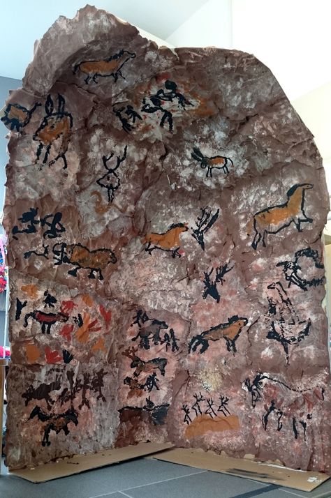 Stone Age Cave Paintings, Stone Age Activities, Prehistoric Painting, Stone Age Art, Creative Art Projects, Cave Drawings, Art Lessons Middle School, Cave Art, Cave Wall