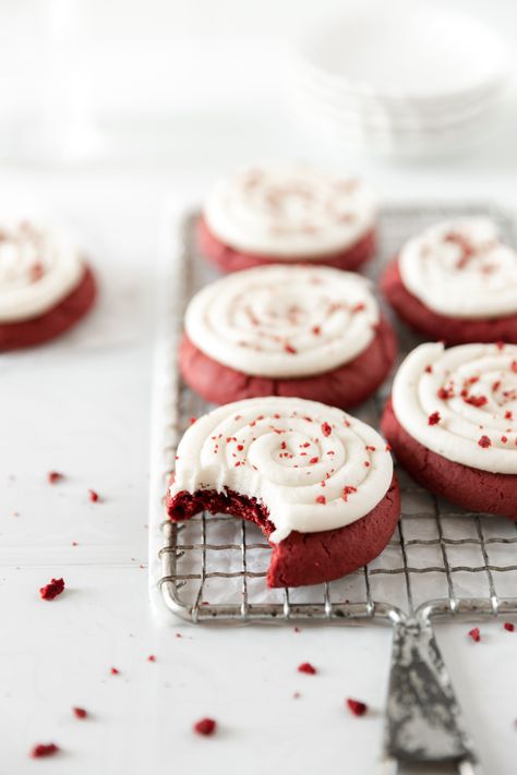 Red Velvet Cake Mix Cookies Red Velvet Cake Mix Recipes, Red Velvet Cake Cookies, Homemade Cream Cheese Icing, Red Velvet Cake Mix Cookies, Velvet Recipes, Red Velvet Cookie Recipe, Cake Box Cookies, Homemade Cream Cheese, Cake Mix Desserts