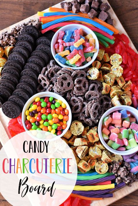 Candy Charcuterie Board-This fun spin on an old classic is perfect for a kid's birthday party or any party you're throwing. If you're looking for fun and creative charcuterie board ideas, this is it! #charcuterieboard #birthdaypartyideas #birthdaypartyfood Candy Charcuterie Board Ideas, Best Charcuterie Board Ideas, The Best Charcuterie Board, Charcuterie Board Ideen, Best Charcuterie Board, Candy Charcuterie Board, Chocolate Board, Candy Charcuterie, Halloween Charcuterie Board