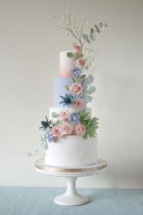 Pink And Blue Wedding Cake, Ukrasavanje Torti, Blush And Blue Wedding, Wedding Cake Peach, Cake Styles, Cake Alternatives, Pale Blue Wedding, Interesting Cakes, Blush Wedding Cakes