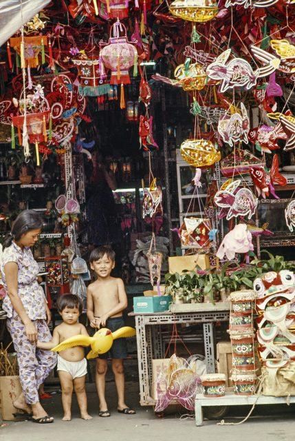 Singapore Nostalgia, Grocery Design, Malaysia Art, Vintage Singapore, Peranakan Culture, Mighty Duck, Old Singapore, History Of Singapore, From Sea To Shining Sea