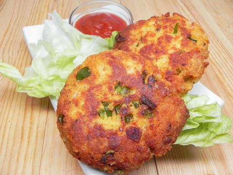 Trout cakes are made with fresh trout fillets, onion, celery, and lemon-pepper seasoning in this easy recipe that celebrates trout fishing season. Trout Patties, Zucchini Patties, Tuna Patties, Lemon Pepper Seasoning, Seasoned Bread Crumbs, Patties Recipe, Chicken Patties, Hot Sandwich, Salmon Patties