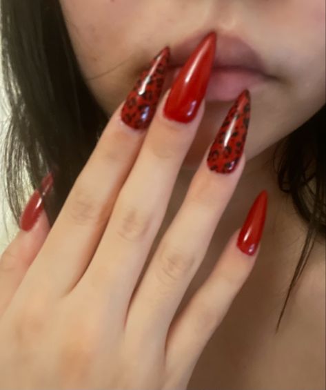 Red Emo Nails Acrylic, Emo Nail Aesthetic, Red Emo Nails, Red N Black Nails, Y2k Nails Red, Red And Black Nails Ideas, Scene Nails Emo, Emo Acrylic Nails, Red Aesthetic Nails