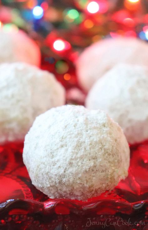 Christmas Pecan Balls recipe from Jenny Jones (Jenny Can Cook) | Classic snowball cookies are super easy to make - everything in one bowl, refrigerate, shape, and bake. Pecan Balls Recipe, Classic Snowball Cookies, Jenny Can Cook, Pecan Balls, Snowball Cookie Recipe, Mexican Wedding Cookies, Snowball Cookies, Christmas Cookies Easy, Xmas Cookies