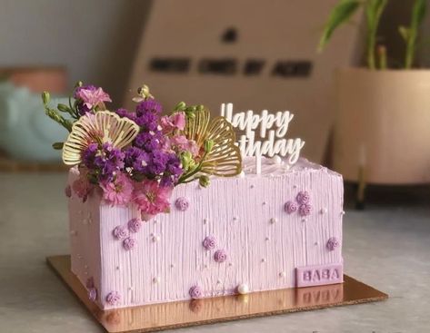 Purple Colour Cake, Purple Theme Birthday, Flower Piping, Modern Birthday Cakes, Small Birthday Cakes, Decorate A Cake, Theme Birthday Cake, Rectangle Cake, Chocolate Cake Designs