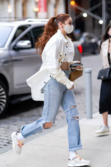 Fashion Week Street Style Outfits, Gigi Hadid Street Style, Shacket Outfit, Gigi Hadid Looks, Apartment In New York, Gigi Style, Gigi Hadid Outfits, Gigi Hadid Style, Kendall Style