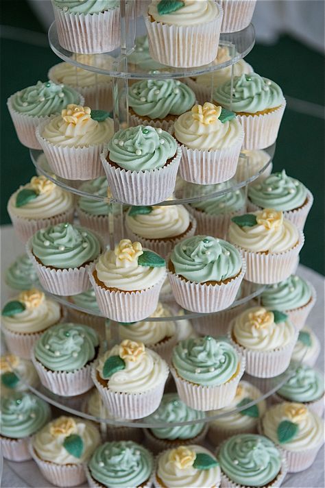 cup cake tower Sage Green Cupcakes Aesthetic, Sage Green And White Party Decor, Sage Green And White Cupcakes, Sage Green Quinceanera Decorations, Green Cupcakes Decoration, Green Cupcakes Birthday, White And Green Cupcakes, Birthday Green Theme, Green And White Cupcakes