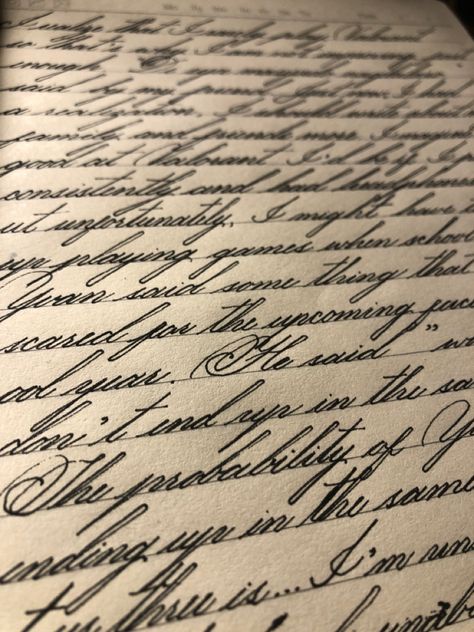 Dark Academia Calligraphy, Ancient Writing Aesthetic, Founding Father Handwriting, Goth Handwriting, Pretty Cursive Handwriting, Dark Academia Handwriting, Cursive Handwriting Aesthetic, Handwriting Aesthetic, Calligraphy Aesthetic