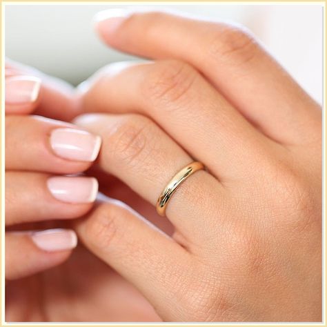 Say 'I do' to the perfect symbol of love - Amazon's wedding bands. Plain Gold Rings, 3mm Wedding Band, Minimal Wedding Band, Minimalist Wedding Band, Beautiful Gold Rings, Simple Wedding Bands, Plain Gold Ring, Measure Ring Size, Classic Wedding Rings