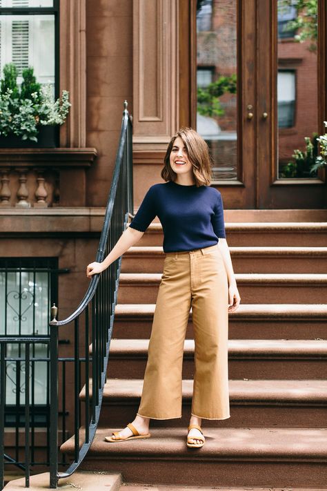 Best Women Outfits, Brown Culottes Outfit, Cool Outfits For Women Over 40, Stella Blackmon, Navy Style Outfit, Cute Womens Outfits, Uniqlo Outfit Ideas, Uniqlo Women Outfit Casual, Womans Outfits