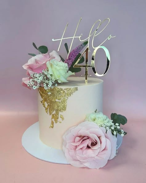 18 Gorgeous 40th Birthday Cake Ideas For Women. - The Perfect Cake Idea 40th Bday Cake For Women, 40th Birthday Cake Ideas, Birthday Cake Ideas For Women, Cake Ideas For Women, 40th Birthday Cake For Women, 40th Birthday Party For Women, Birthday Cake For Women Elegant, Hello Forty, 40th Birthday For Women