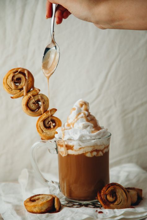 Cinnamon Roll Latte with Mini Rolls and Coffee Glaze - Liv B. Vegan Coffee Recipes, Coconut Milk Whipped Cream, Coconut Whip, Vegan Latte, Mini Cinnamon Rolls, Vegan Coffee, Caramel Apple Cake, Vegan Cinnamon Rolls, Mini Rolls