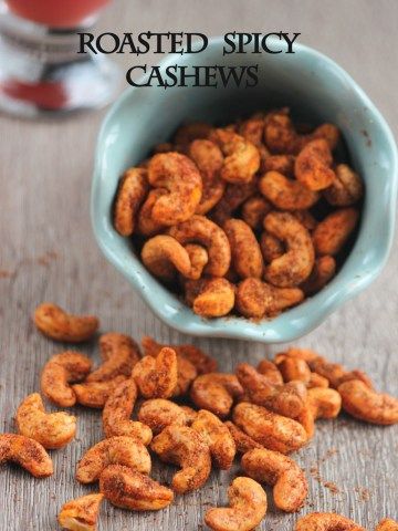 Healthy Spicy Snacks, Roasted Nuts Recipe, Seasoned Nuts, Spiced Cashews, Cashew Recipes, Spicy Nuts, Spicy Cashews, Inflammatory Recipes, Spicy Snacks Recipes