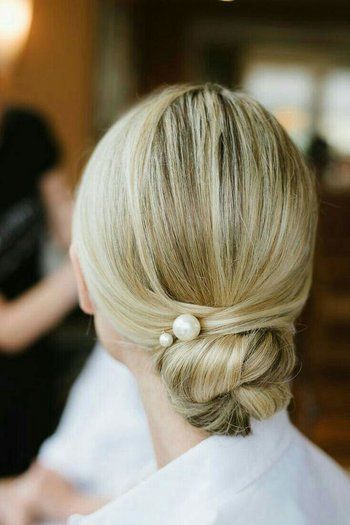 RX_1709_Wedding Updos for Bridesmaids_Sleek Chignon Low Bun, Penteado Cabelo Curto, Hair Updo, Braided Updo, Olivia Palermo, Wedding Hair And Makeup, Gigi Hadid, Bride Hairstyles, Hair Dos