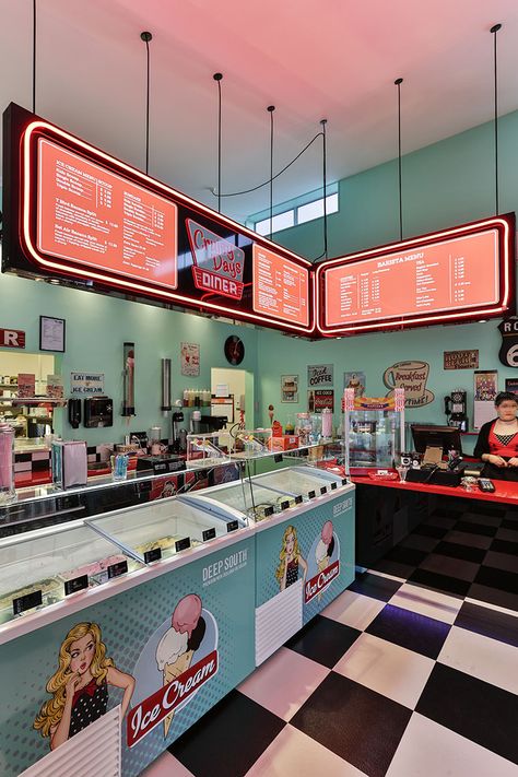 Commercial Joinery Projects - Mastercraft Kitchens 90s Diner Aesthetic, Tiny Coffee Bar, Diner Aesthetic, American Cafe, Vitrine Design, 90s Aesthetics, 50s Diner, Coffee Bar Ideas, Diner Decor