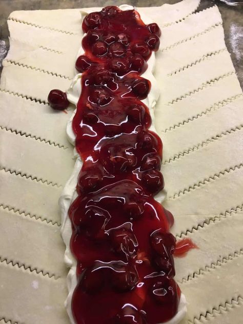 Cherry Cheese Strudel, Puff Pastry Recipes With Cream Cheese, Puff Pastry Fruit Danish, Fruit Strudel Recipes, Blueberry Strudel Recipes, Raspberry Strudel Recipes, Puff Pastry Cherry Cream Cheese Danish, Breakfast Strudel Recipes, Easy Puff Pastry Dessert Cream Cheese