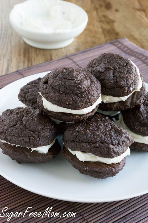 whoopie pies3 (1 of 1) Oatmeal Whoopie Pies, Soft Oatmeal Cookies, Chocolate Whoopie Pies, Whoopie Pie, Mince Pie, Thm Desserts, Sugar Free Low Carb, Chocolate Oatmeal, Low Carb Chocolate