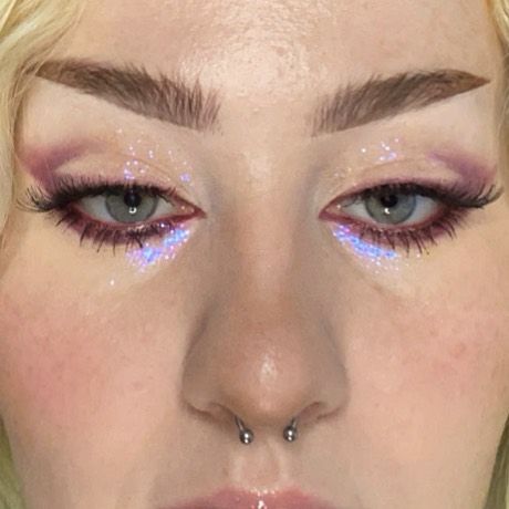 Glitter Eye Bags, Glitter Under Eyes Make Up, Glitter Under Eyes, Under Eye Glitter, Undereye Glitter, Glitter Under Eye, Eye Hollows, Under Eye Hollows, Under Eye Makeup